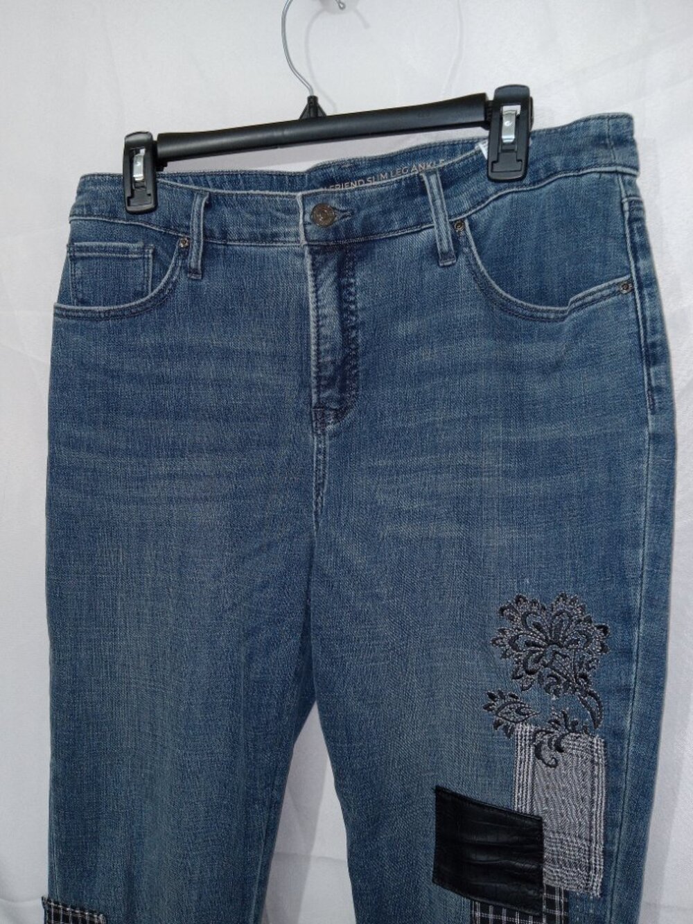 Chico's So Slimming Girlfriend Slim Leg Ankle Jeans Embroidered Patchwork Sz 10 - Picture 5 of 13